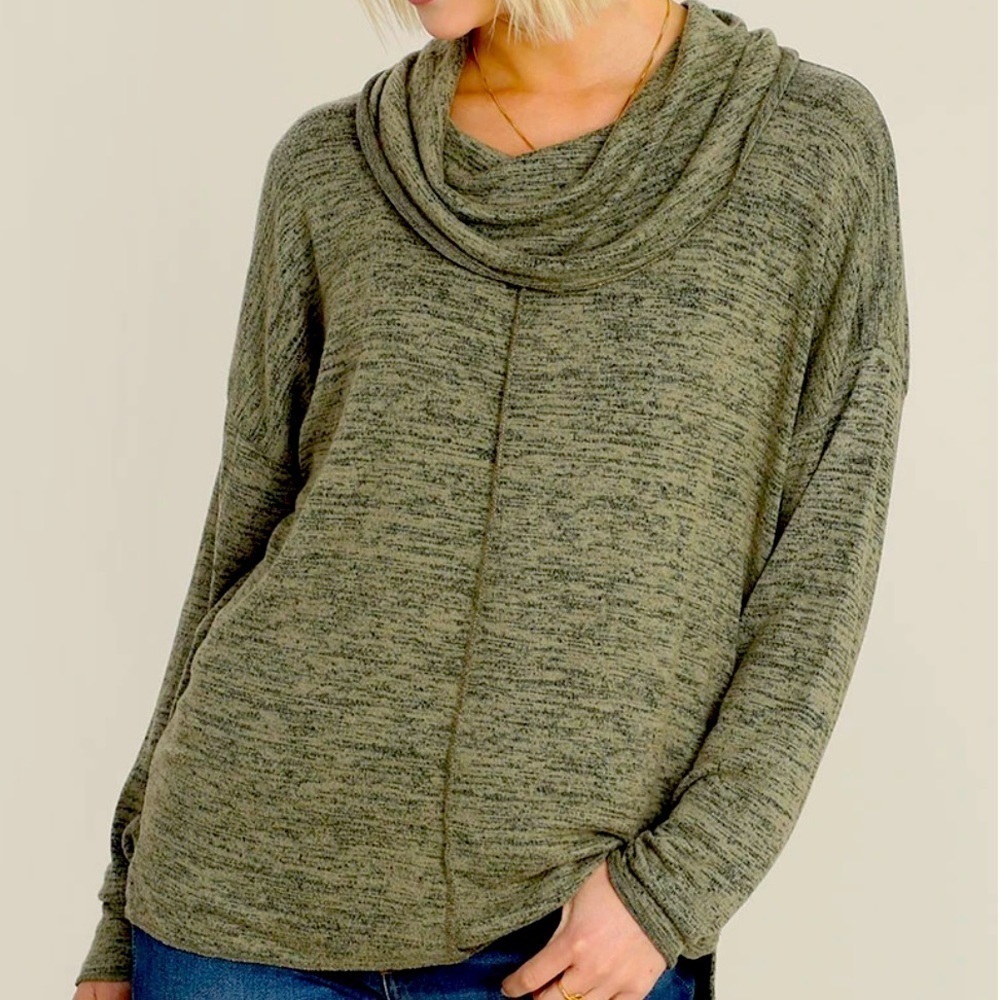 Good Nite Lush Hacci cowl neck pullover size Small